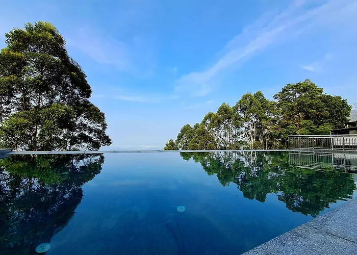 Munnar 5 Star Hotels