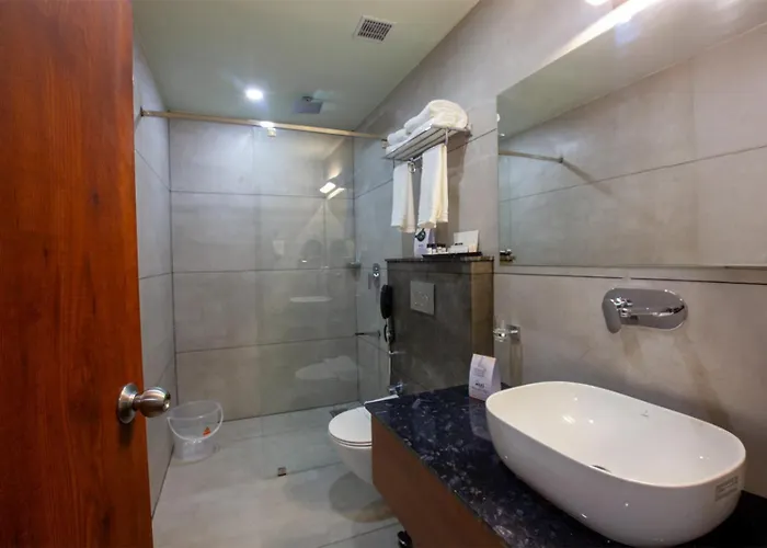 Mavelikara Hotels